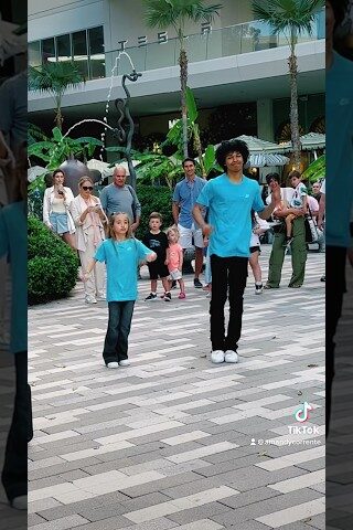 Dancing with a crowd #shorts #mandycorrente #lilmark